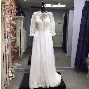 DaVinci - Style F7083 - Size 14 - Ivory